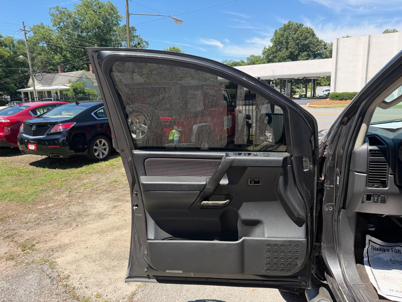 Nissan Titan XE Crew Cab 4WD SWB 2010