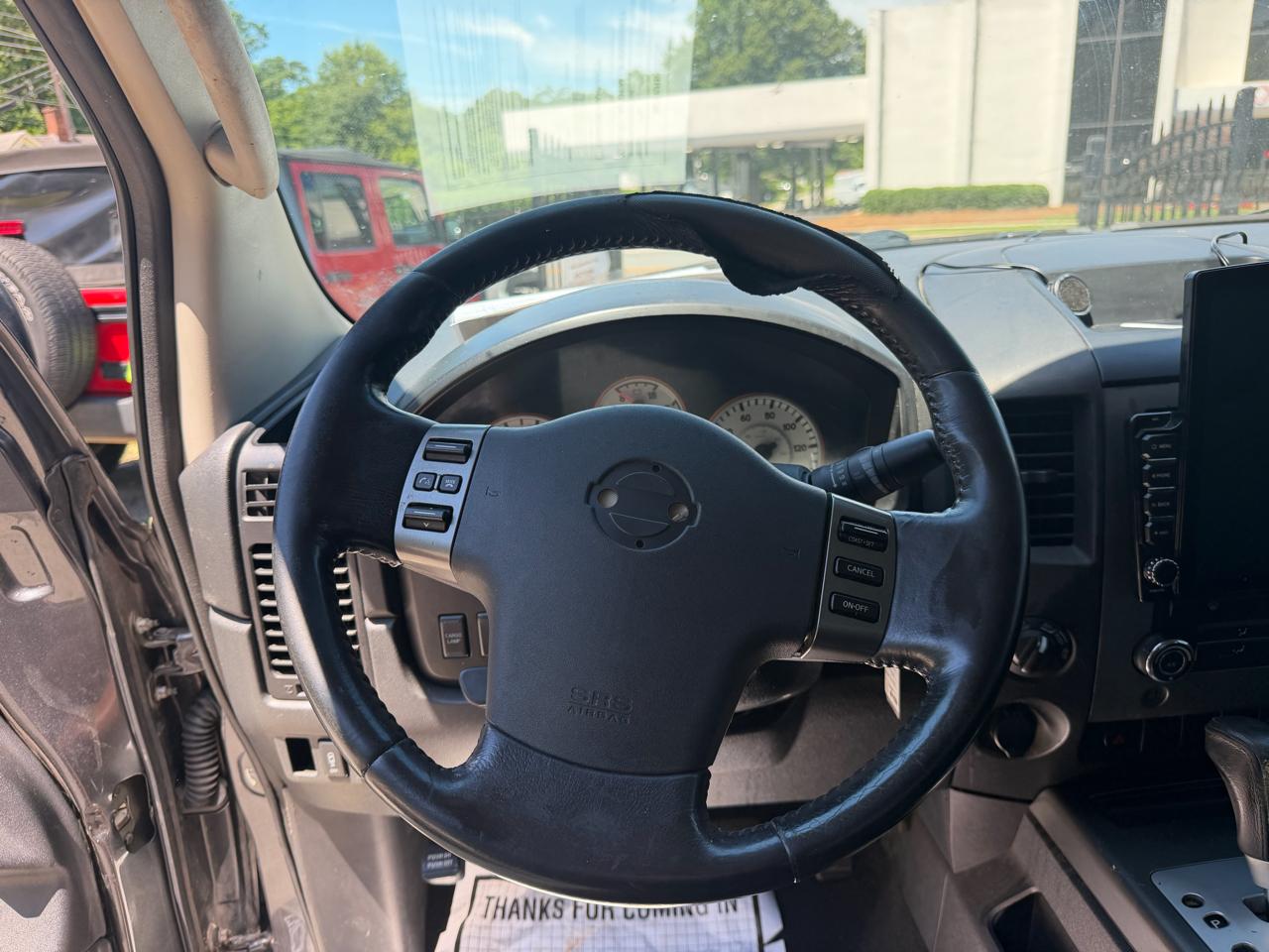 Nissan Titan XE Crew Cab 4WD SWB 2010