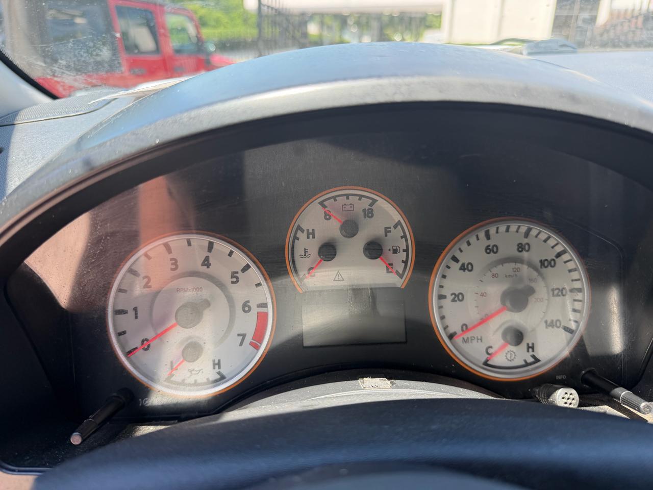 Nissan Titan XE Crew Cab 4WD SWB 2010