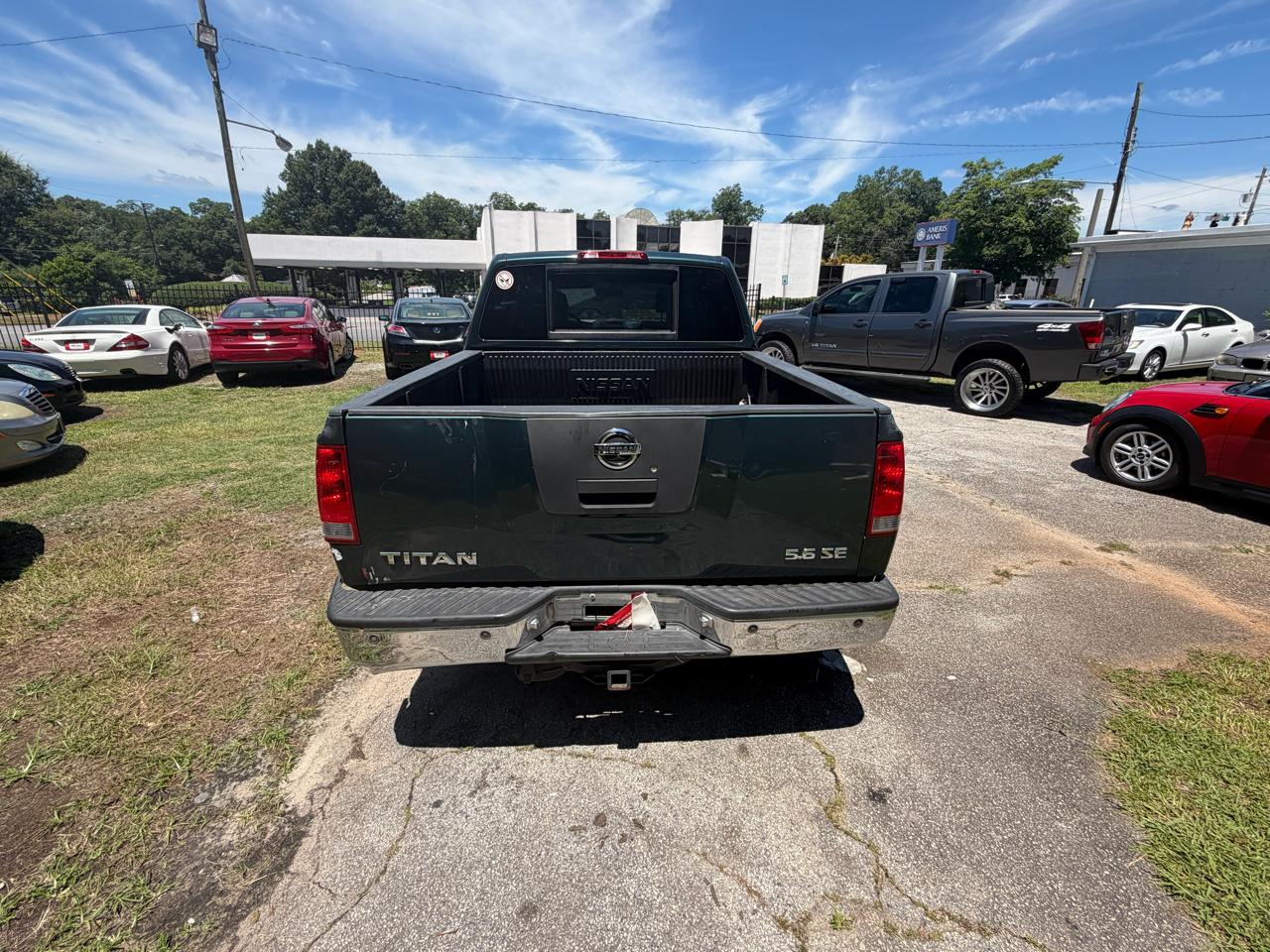 Nissan Titan XE Crew Cab 4WD SWB 2010