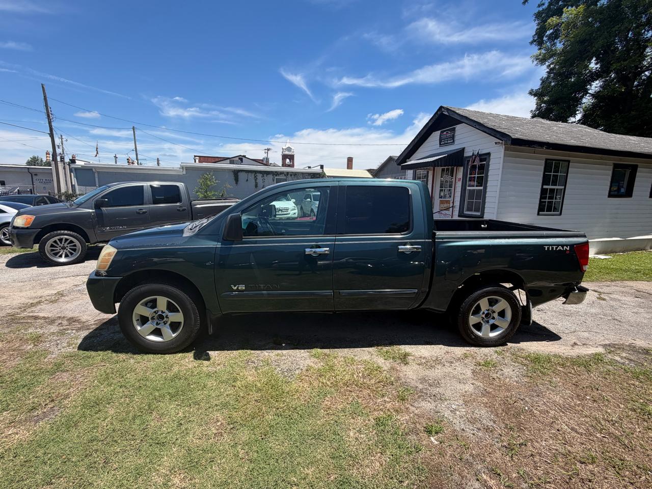 Nissan Titan XE Crew Cab 2WD 2006