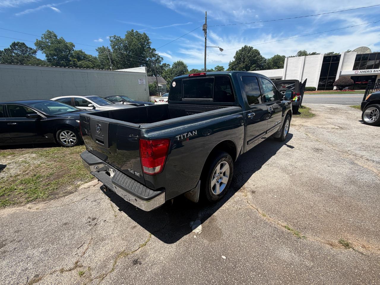 Nissan Titan XE Crew Cab 2WD 2006