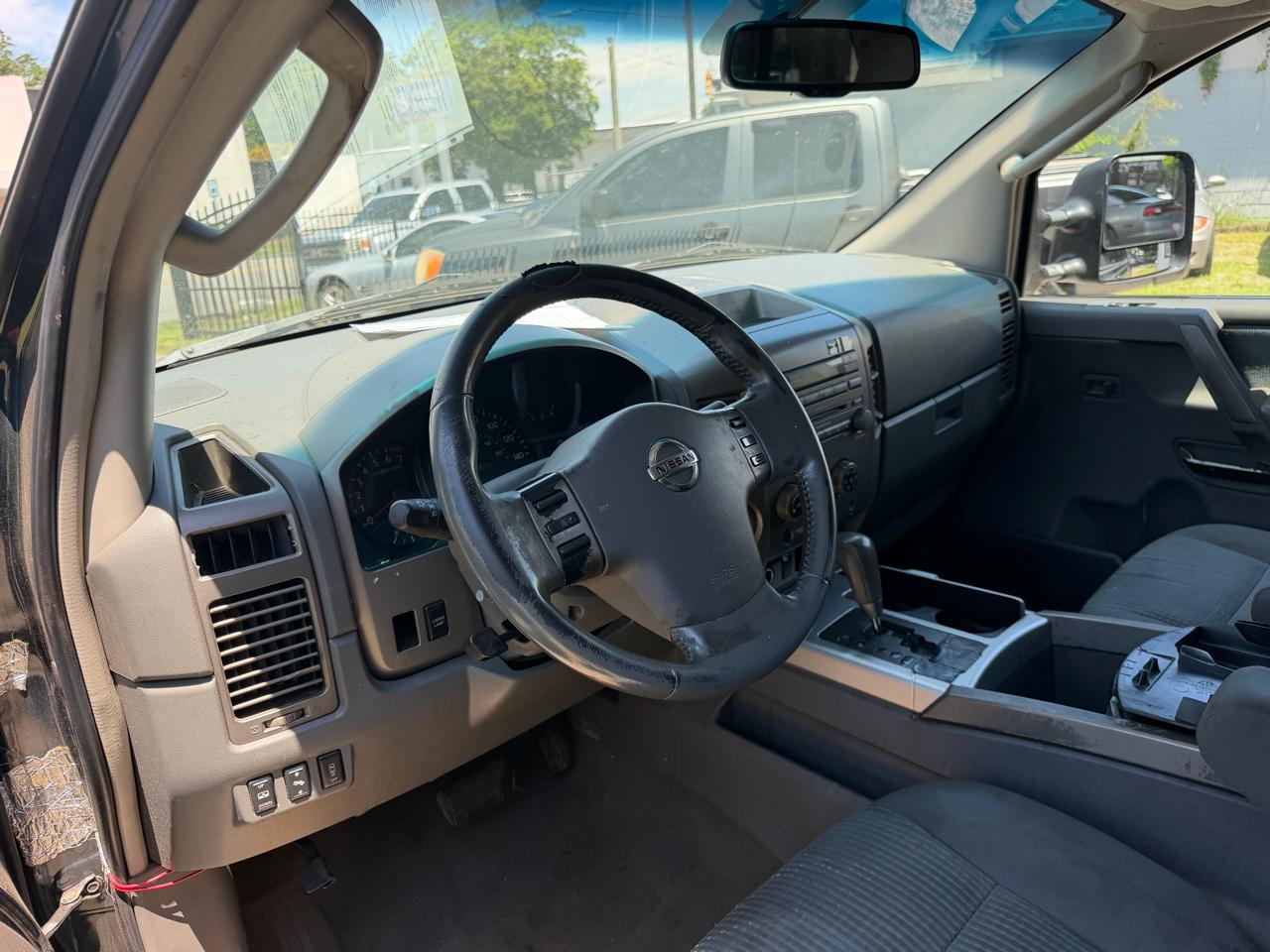 Nissan Titan XE Crew Cab 2WD 2006