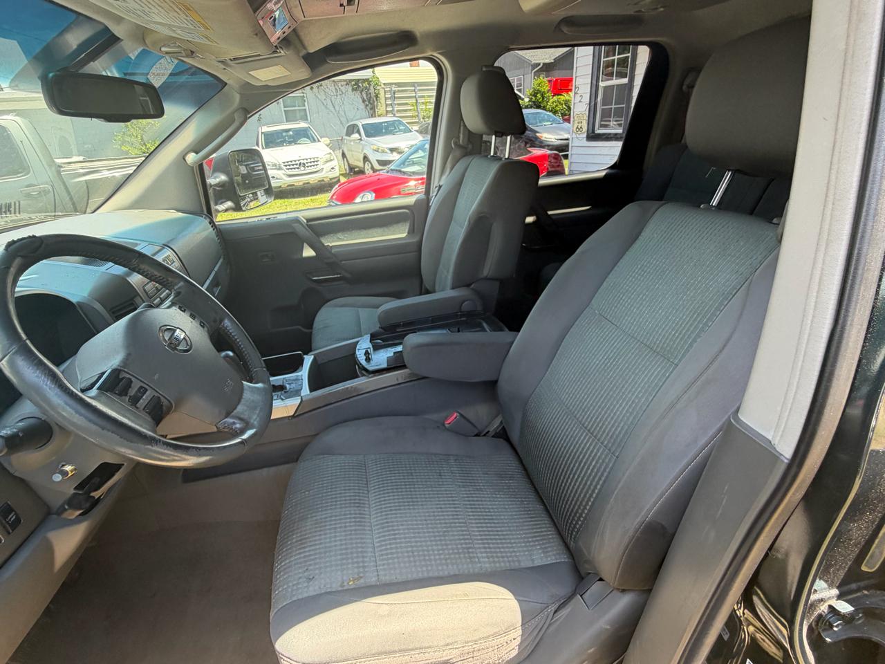 Nissan Titan XE Crew Cab 2WD 2006