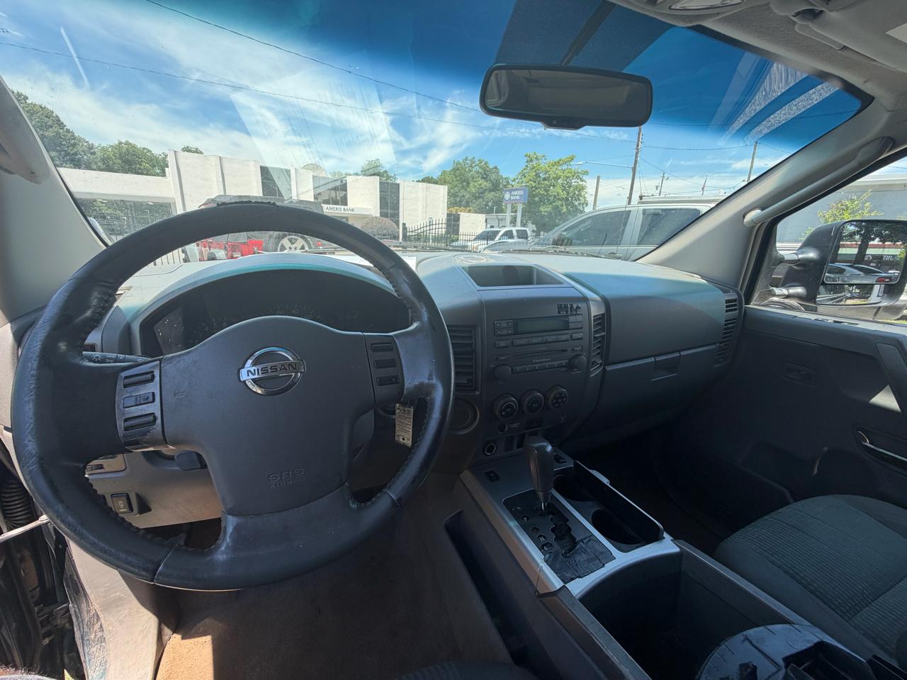 Nissan Titan XE Crew Cab 2WD 2006