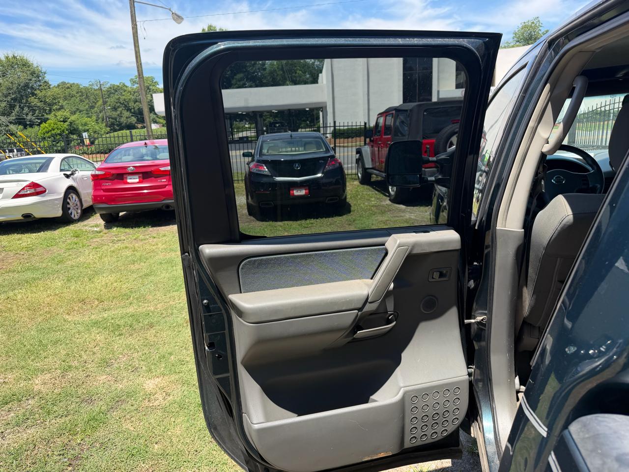 Nissan Titan XE Crew Cab 2WD 2006