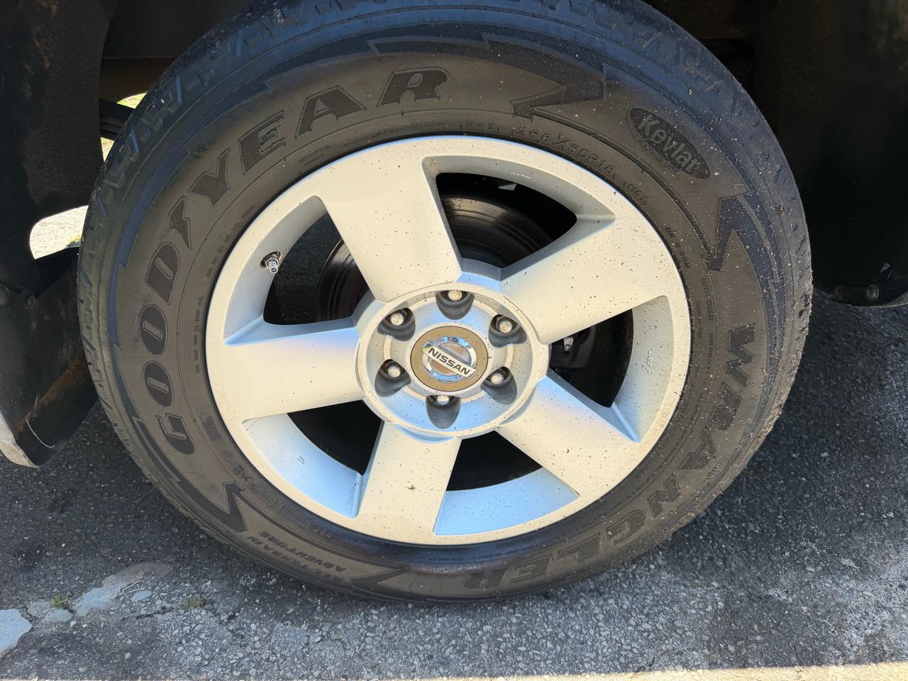 Nissan Titan XE Crew Cab 2WD 2006