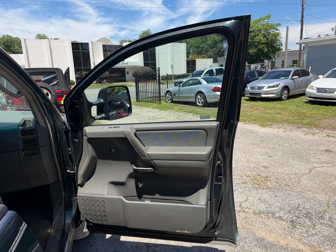 Nissan Titan XE Crew Cab 2WD 2006