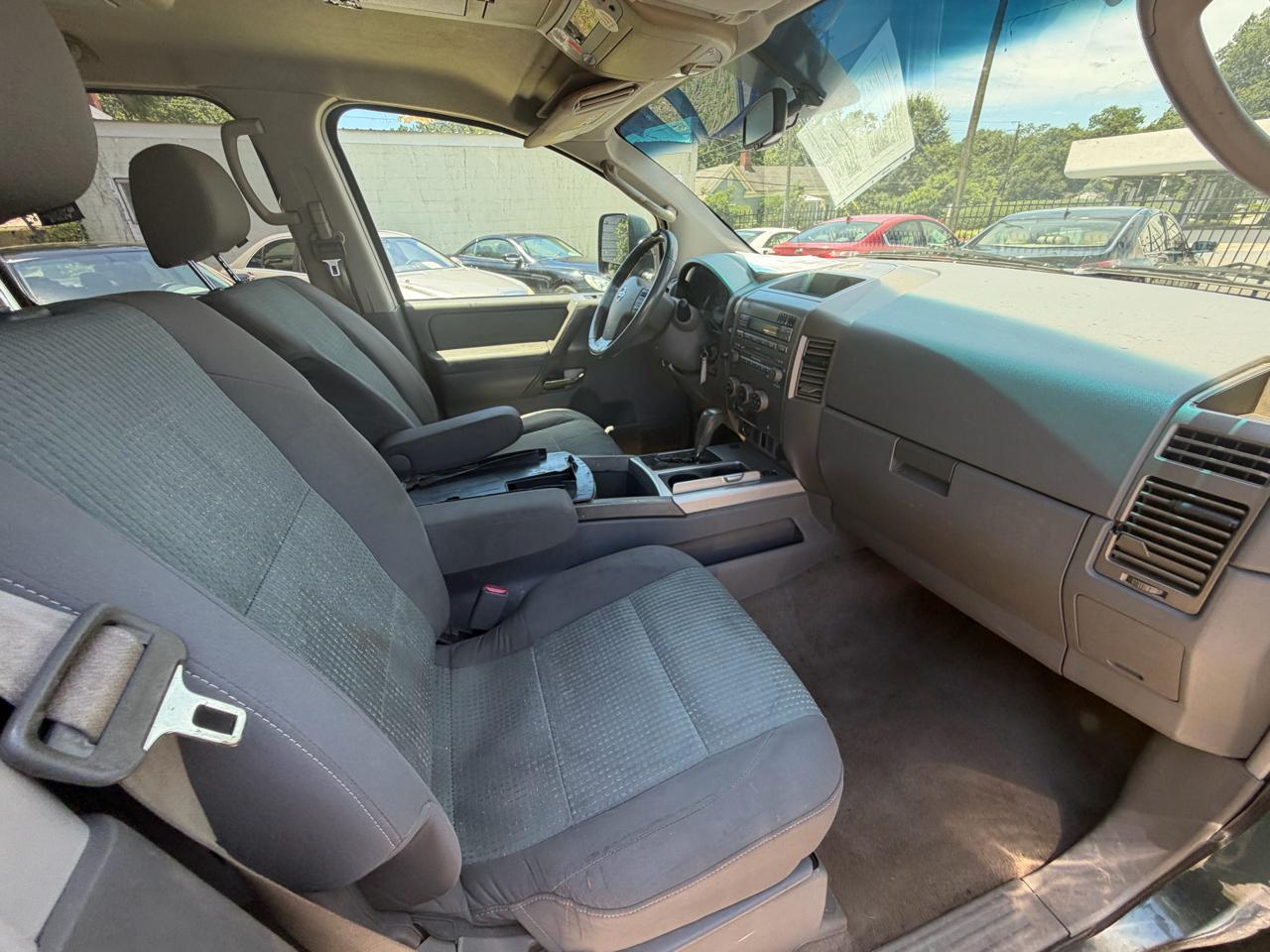 Nissan Titan XE Crew Cab 2WD 2006