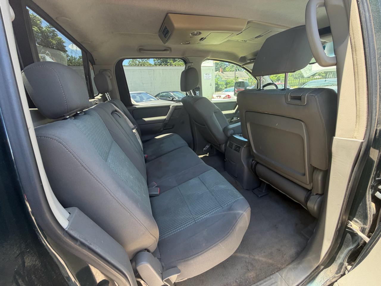 Nissan Titan XE Crew Cab 2WD 2006
