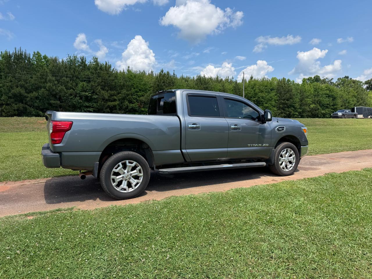 Nissan Titan XD SL Crew Cab 4WD 2018