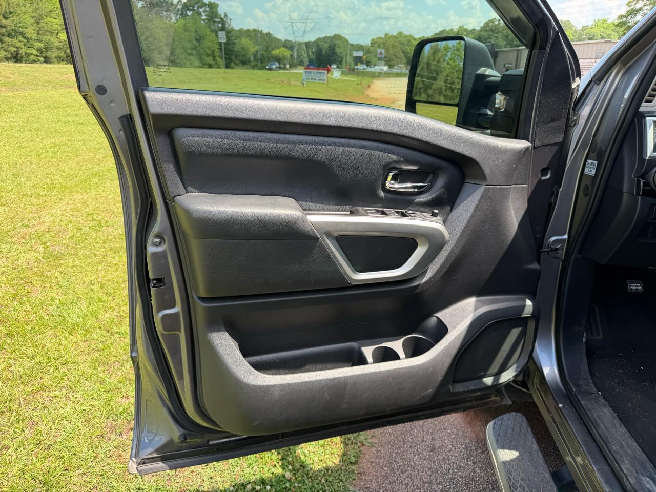 Nissan Titan XD SL Crew Cab 4WD 2018