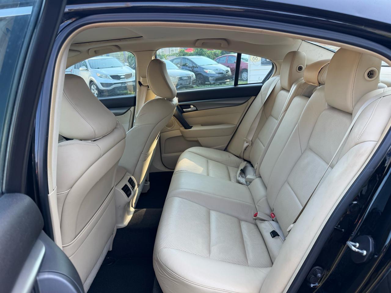 Acura TL 6-Speed AT with Tech Package and 18-In. WP 2014
