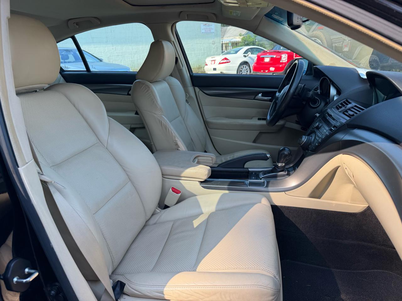 Acura TL 6-Speed AT with Tech Package and 18-In. WP 2014