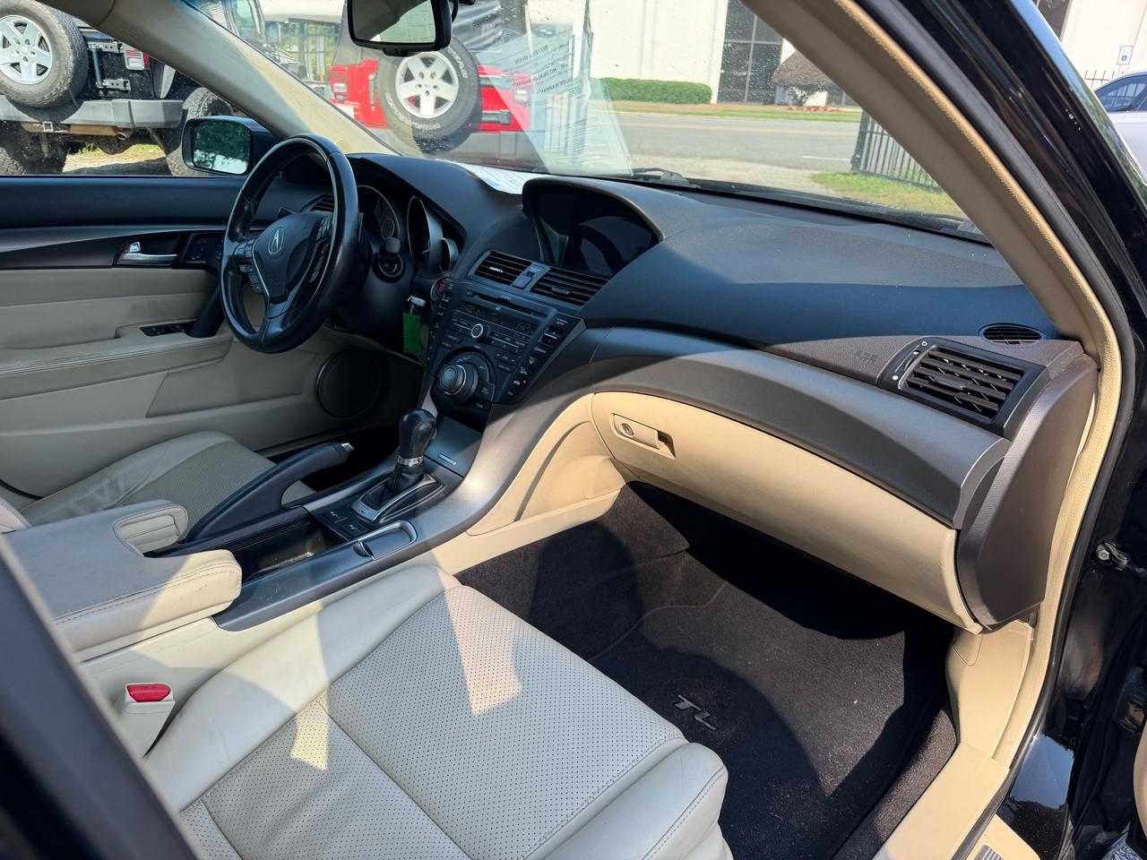 Acura TL 6-Speed AT with Tech Package and 18-In. WP 2014