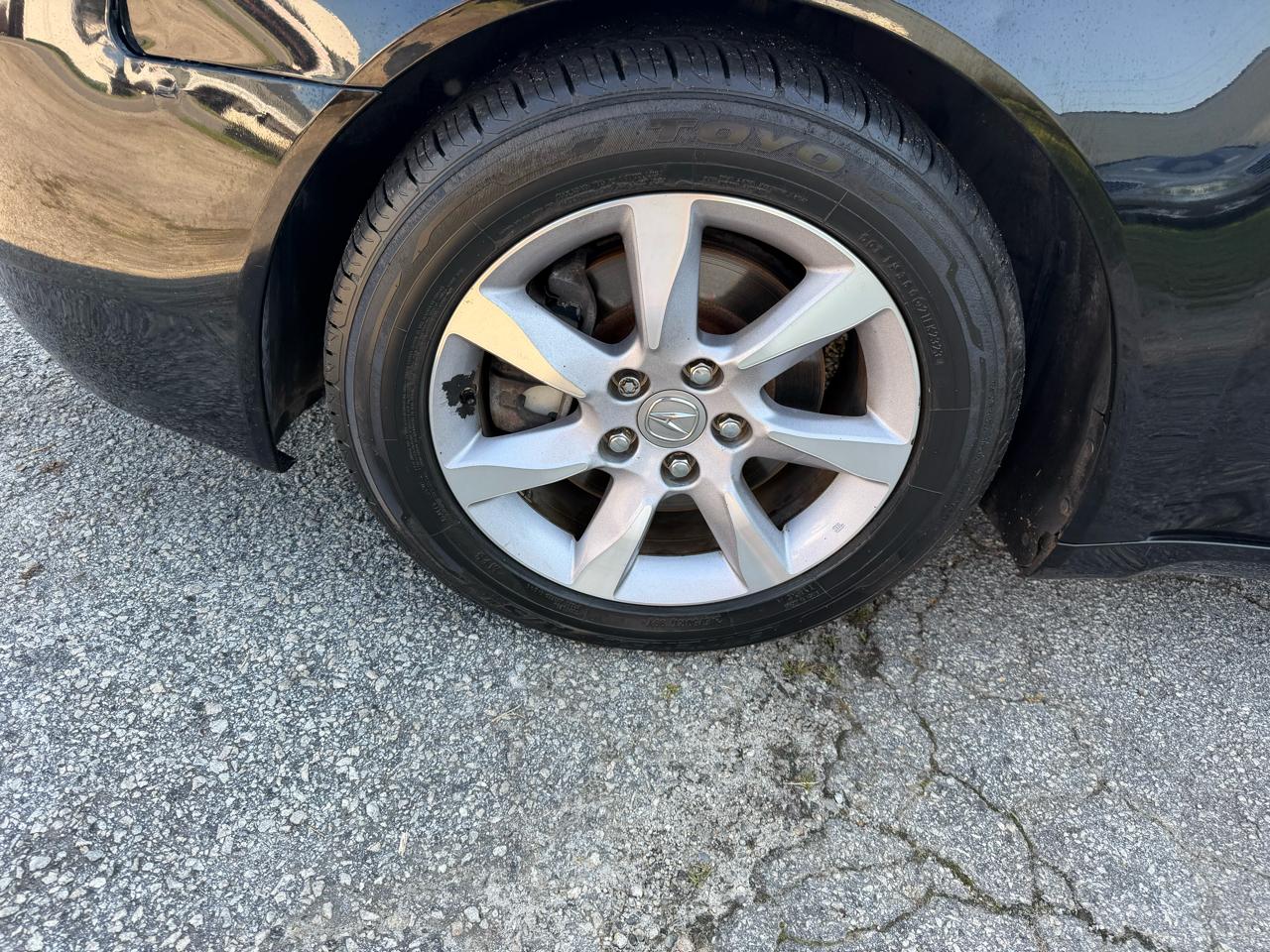 Acura TL 6-Speed AT with Tech Package and 18-In. WP 2014