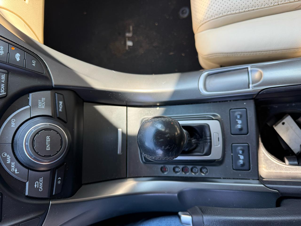 Acura TL 6-Speed AT with Tech Package and 18-In. WP 2014
