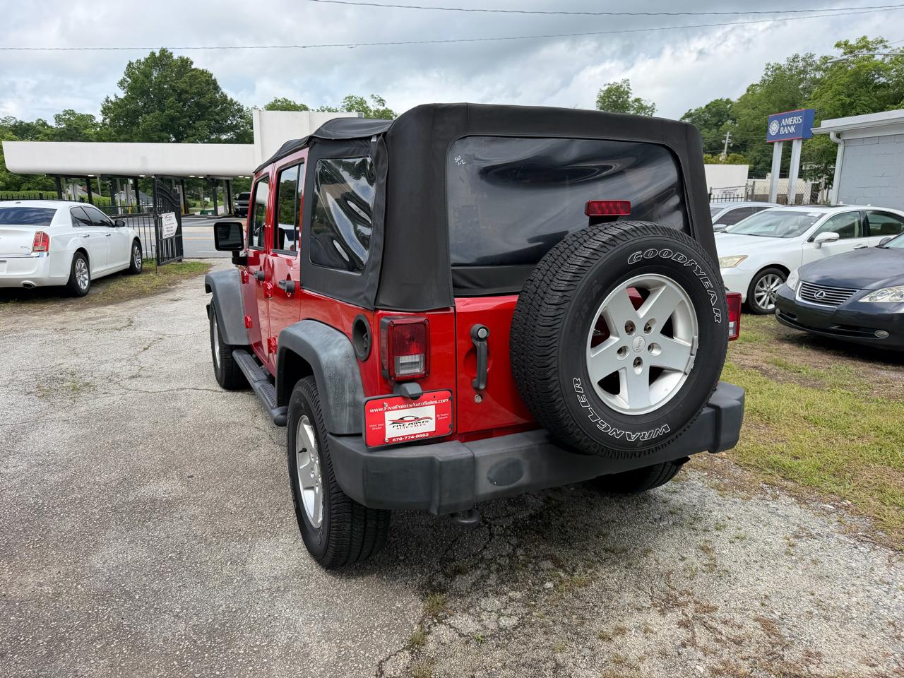 Jeep Wrangler Unlimited Sport RWD 2010