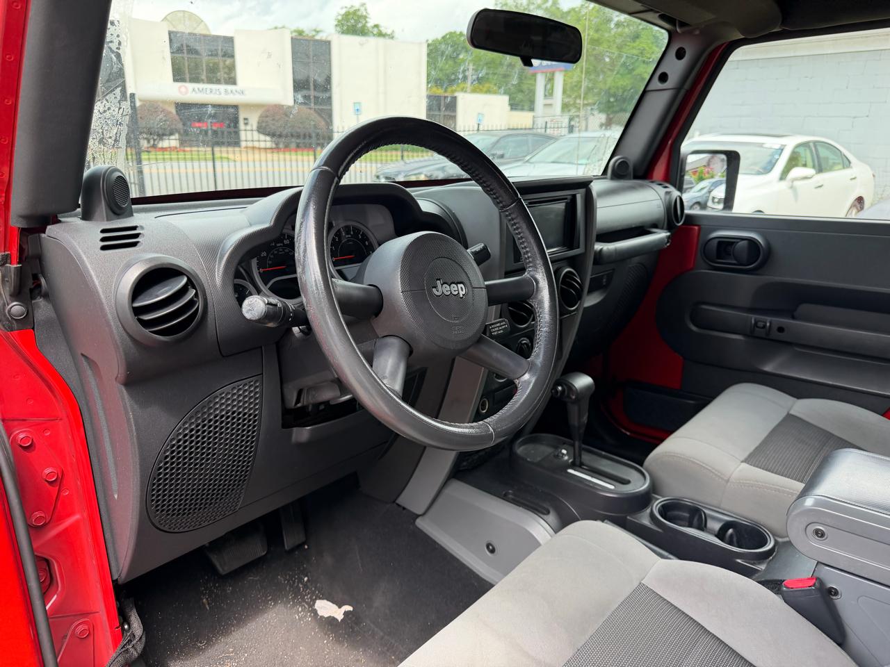 Jeep Wrangler Unlimited Sport RWD 2010
