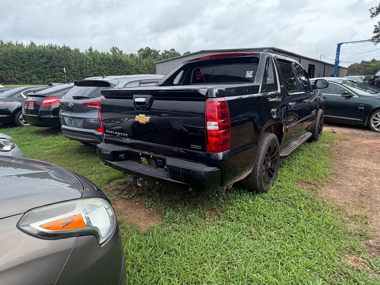 Chevrolet Avalanche LTZ 2WD 2012