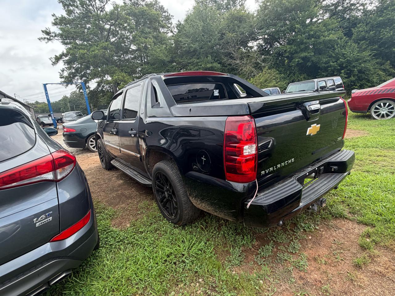 Chevrolet Avalanche LTZ 2WD 2012