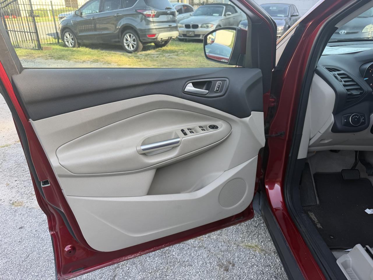 Ford Escape SE FWD 2016