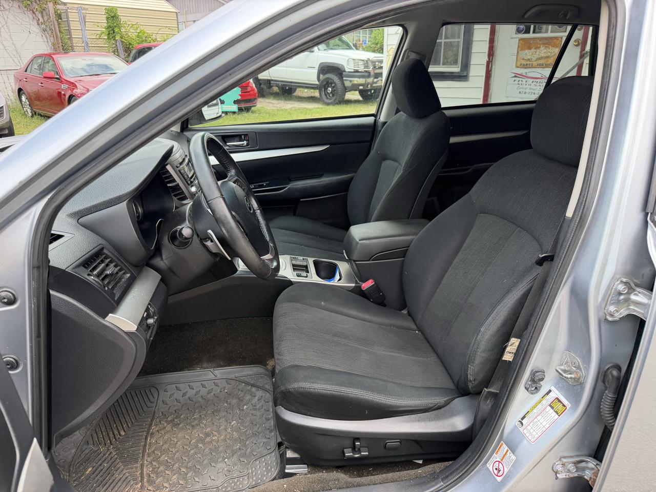 Subaru Outback 2.5i Premium 2013