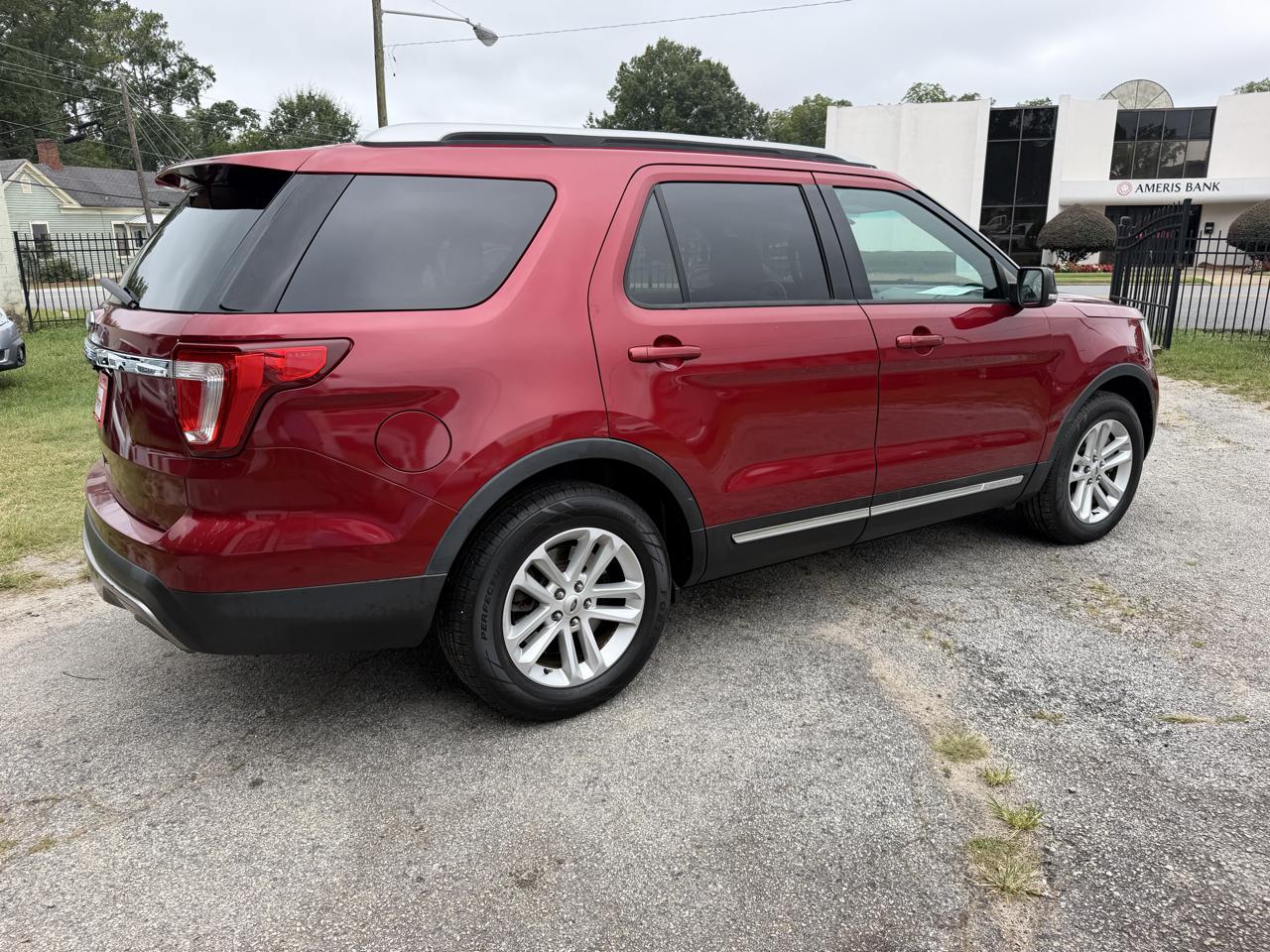Ford Explorer XLT FWD 2016
