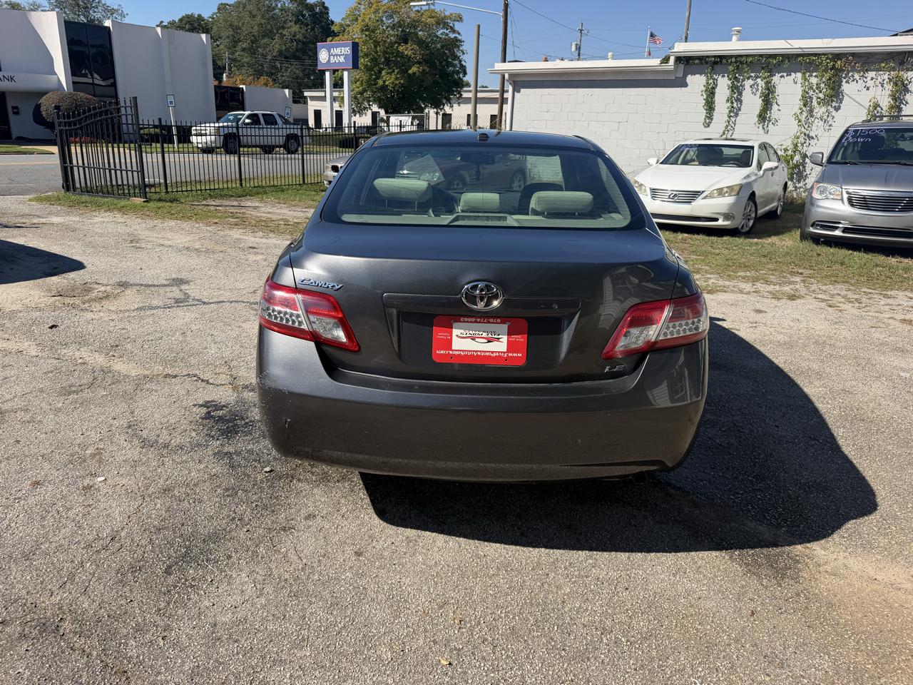 Toyota Camry Base 6-Spd AT 2011