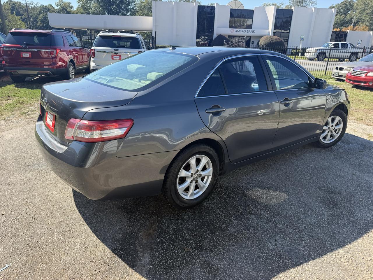 Toyota Camry Base 6-Spd AT 2011