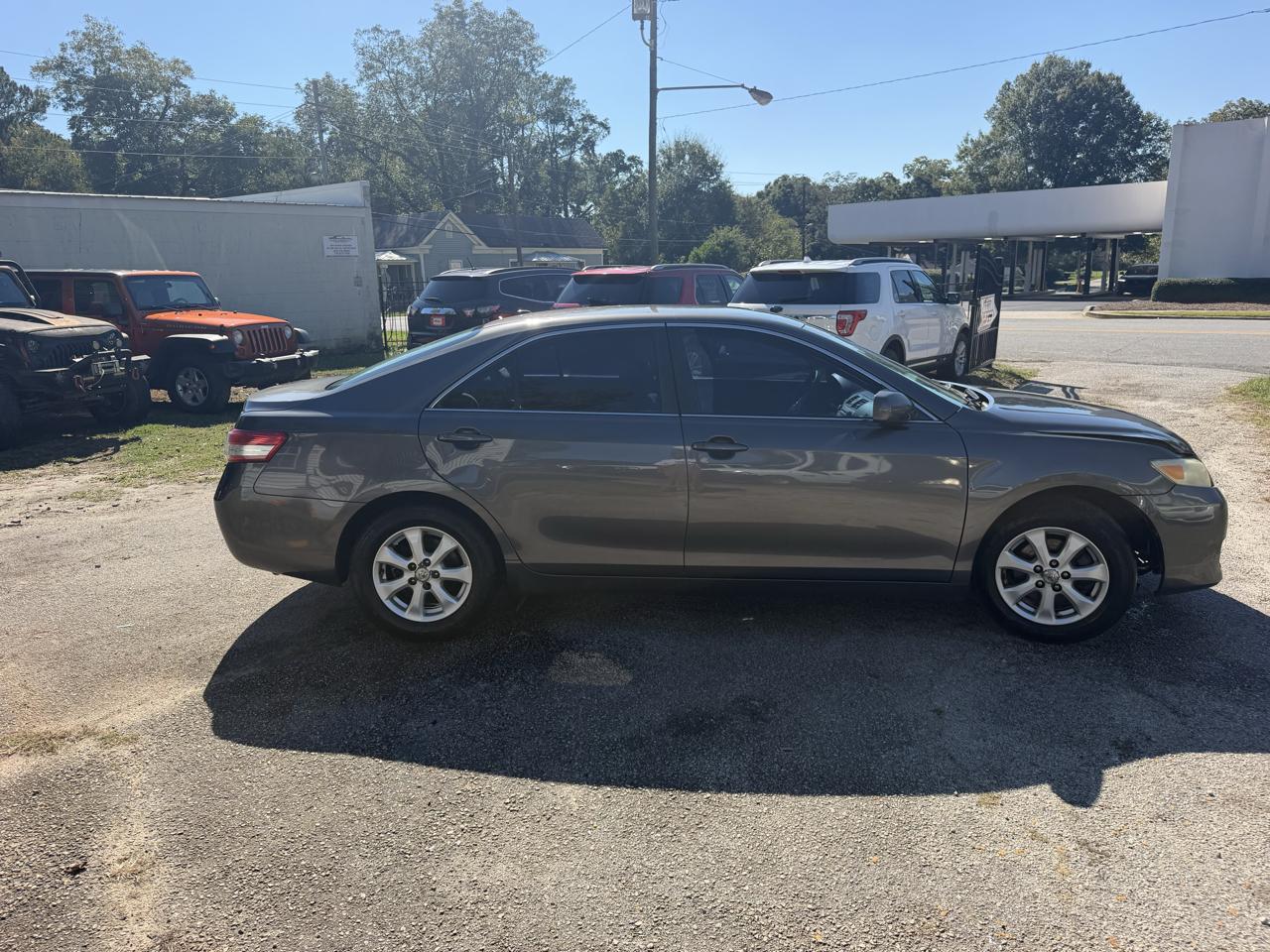 Toyota Camry Base 6-Spd AT 2011