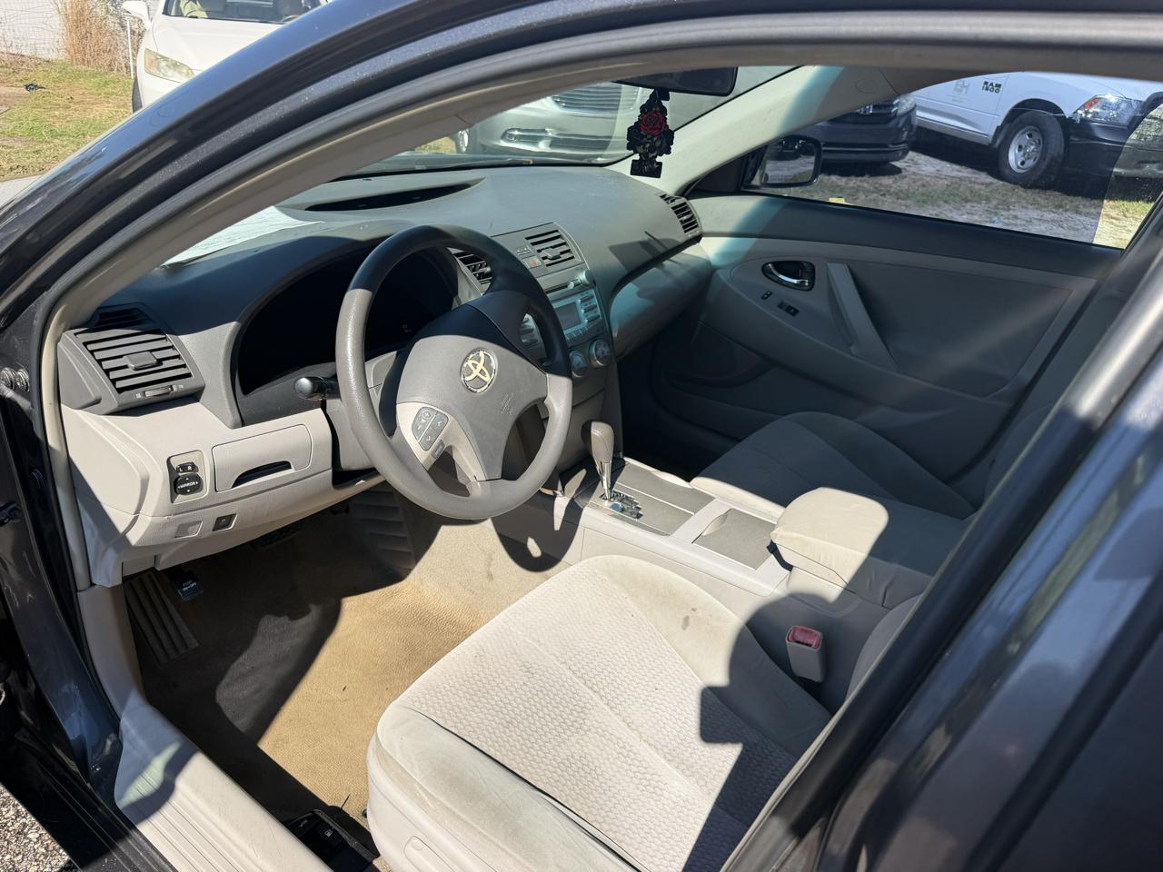 Toyota Camry Base 6-Spd AT 2011