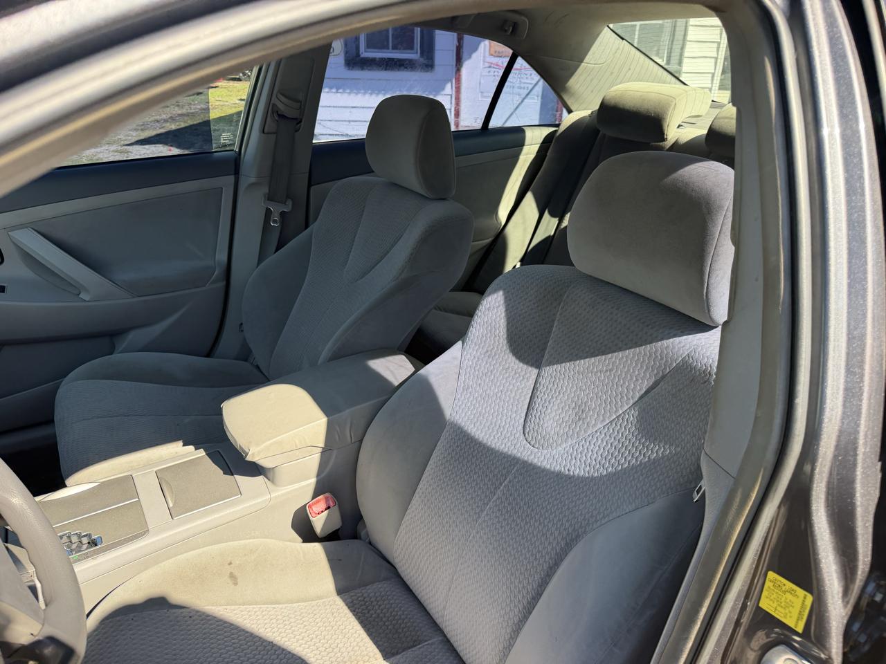 Toyota Camry Base 6-Spd AT 2011