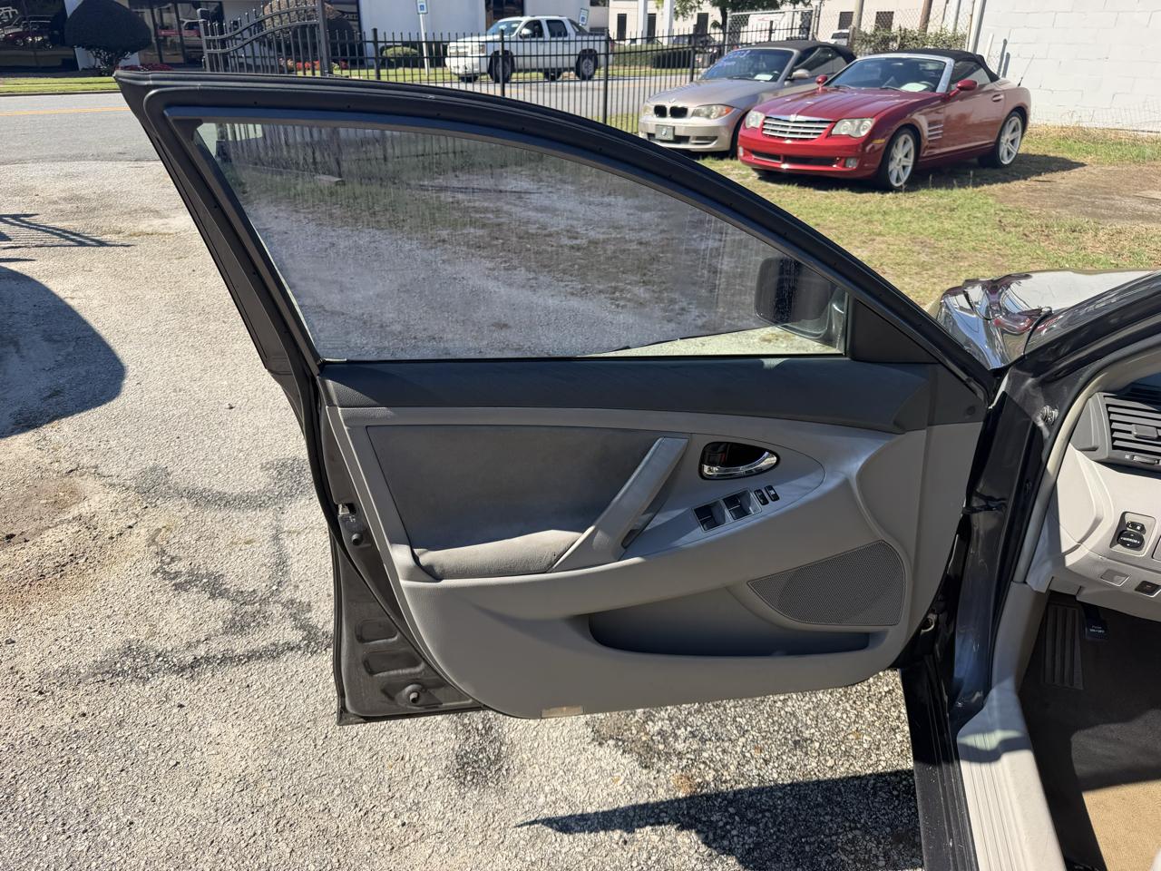 Toyota Camry Base 6-Spd AT 2011