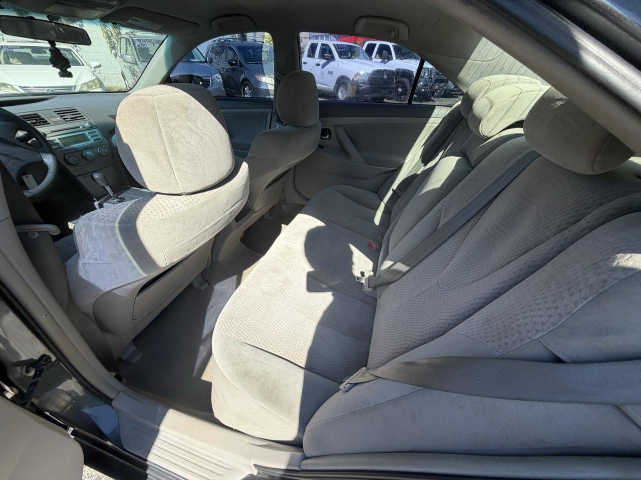 Toyota Camry Base 6-Spd AT 2011