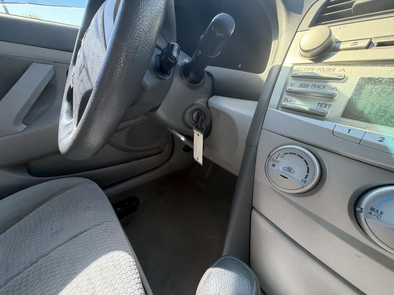 Toyota Camry Base 6-Spd AT 2011