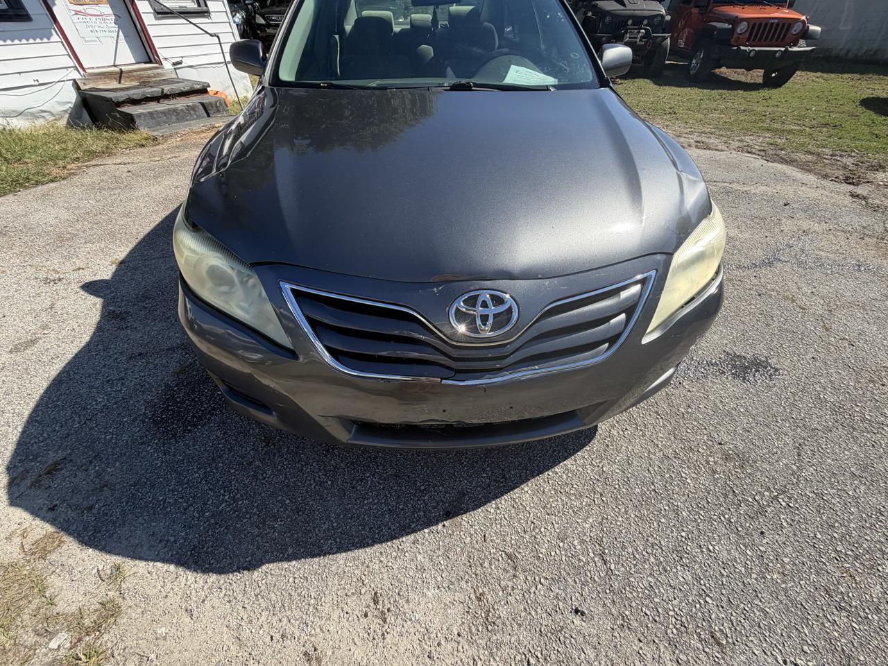 Toyota Camry Base 6-Spd AT 2011