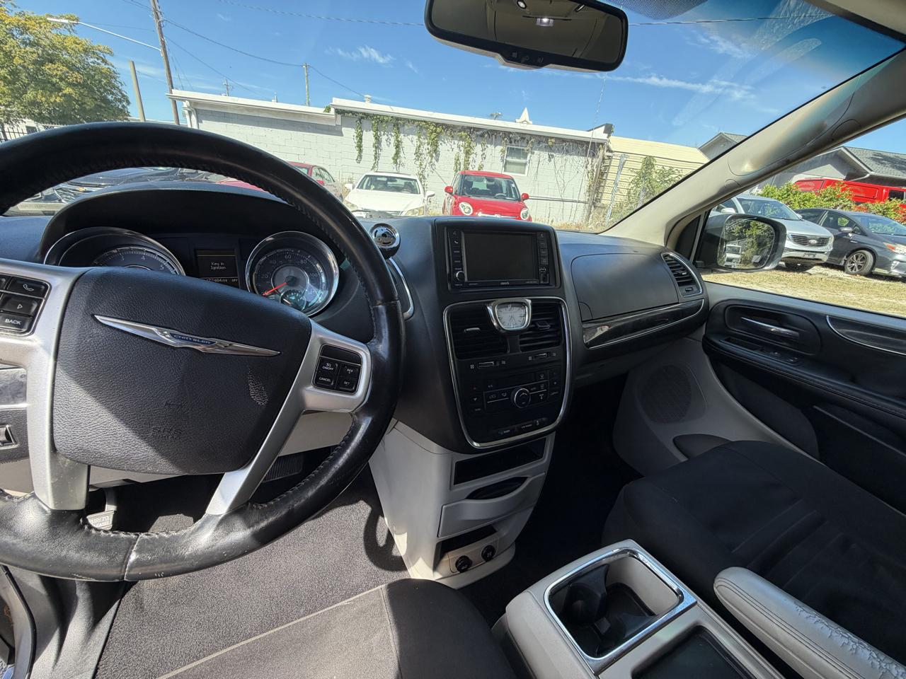 Chrysler Town & Country Touring 2016