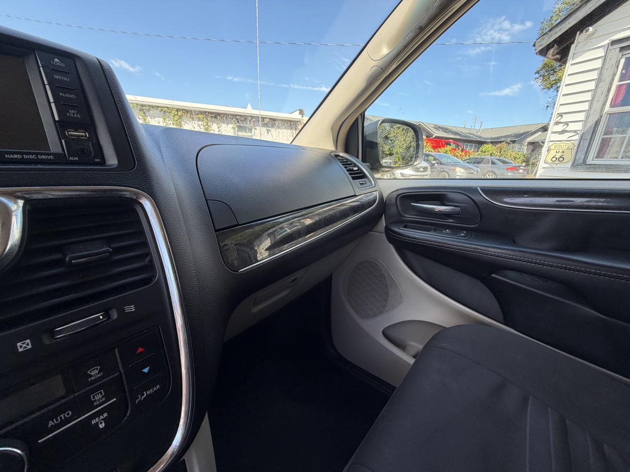 Chrysler Town & Country Touring 2016