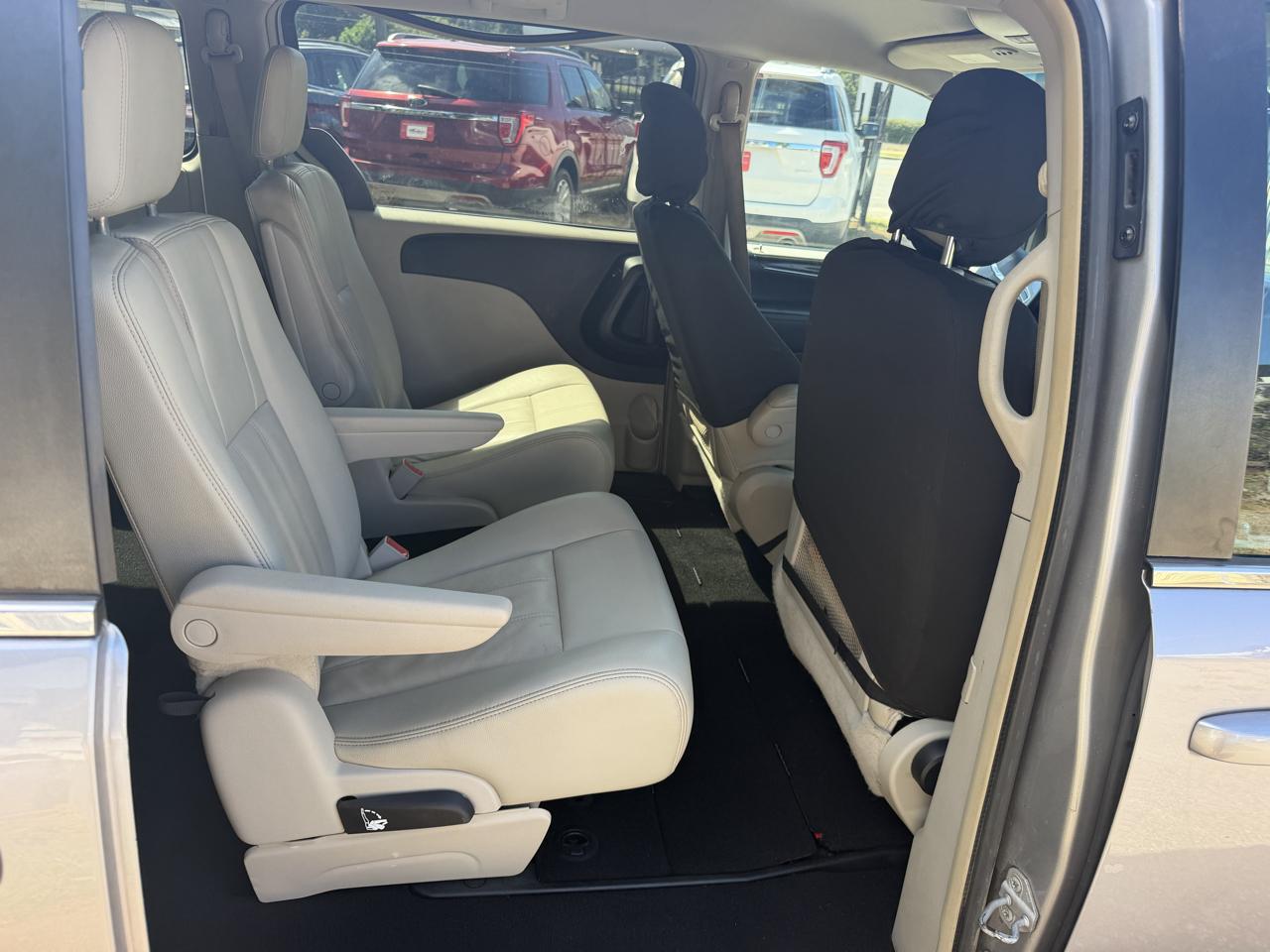 Chrysler Town & Country Touring 2016