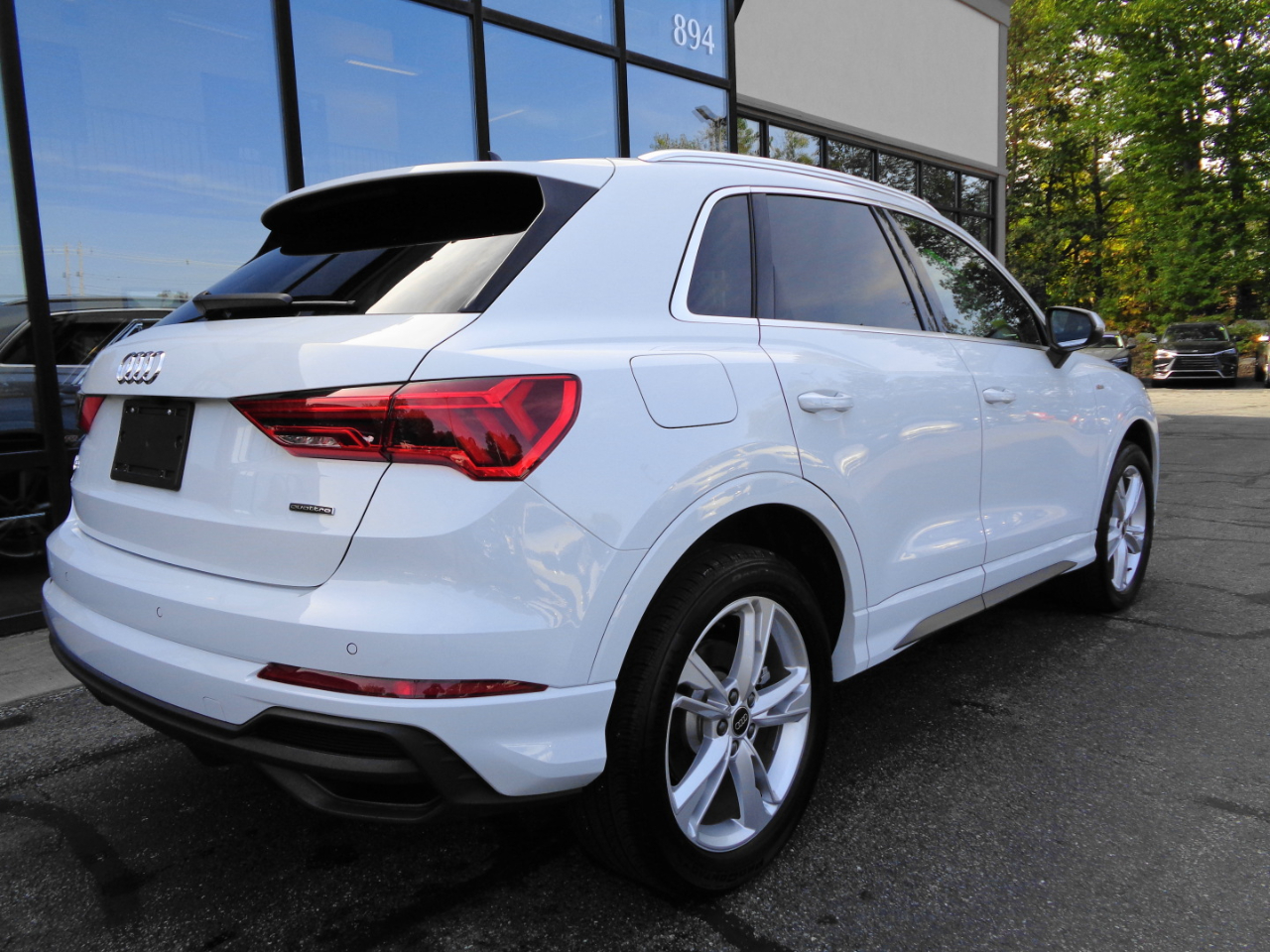 2024 Audi Q3 S line Premium 45 TFSI photo 3
