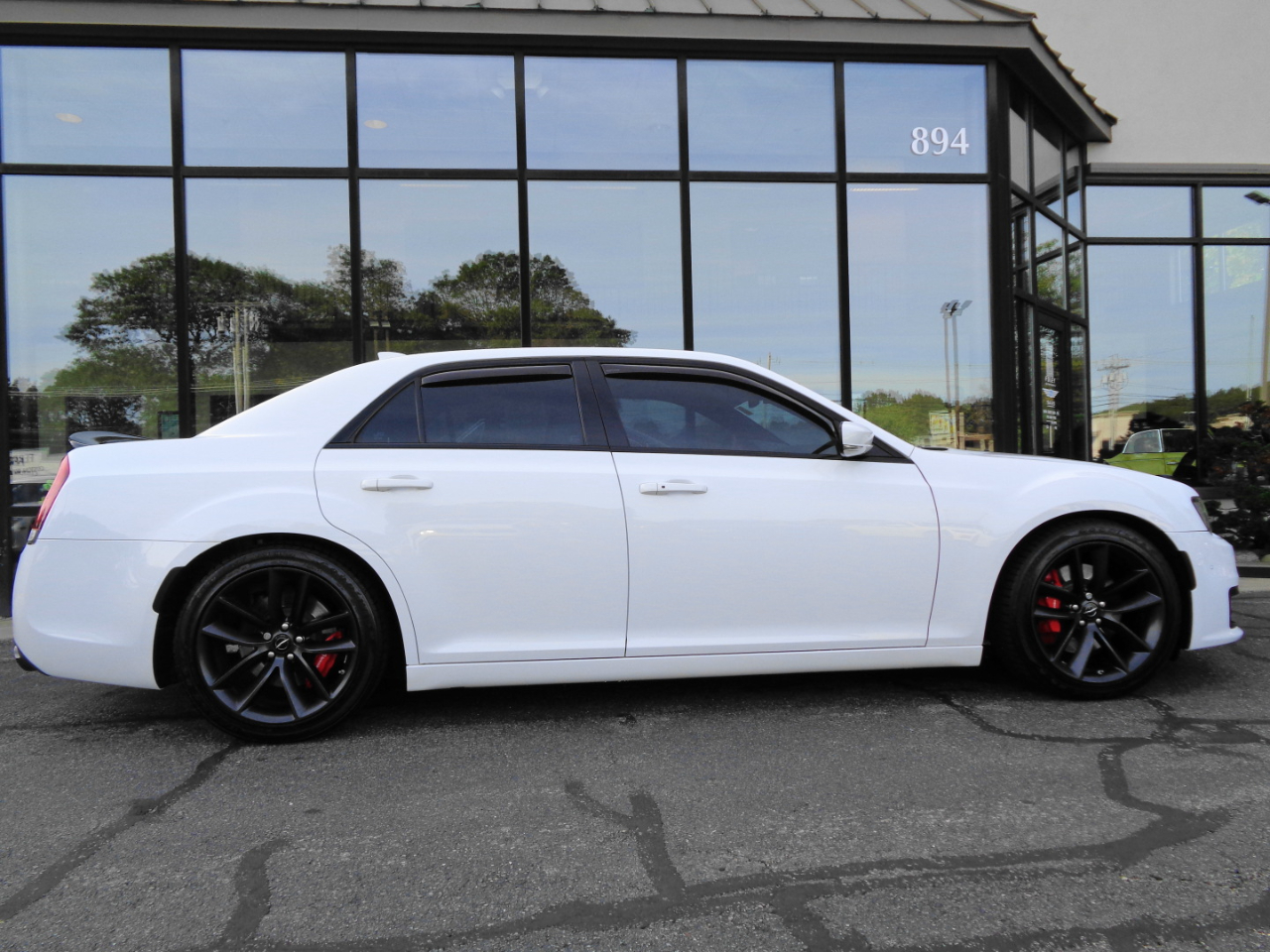 2023 Chrysler 300 photo 2