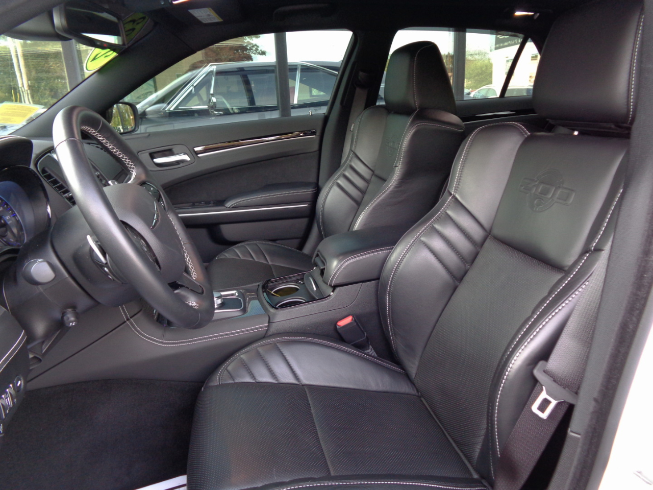 2023 Chrysler 300 photo 9