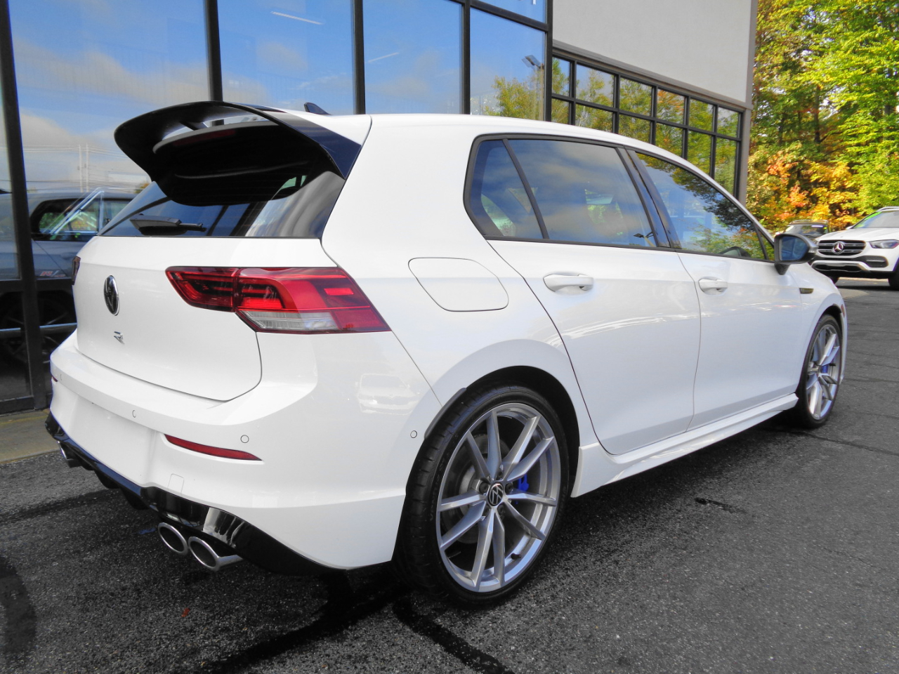 2024 Volkswagen Golf R 4Motion photo 5