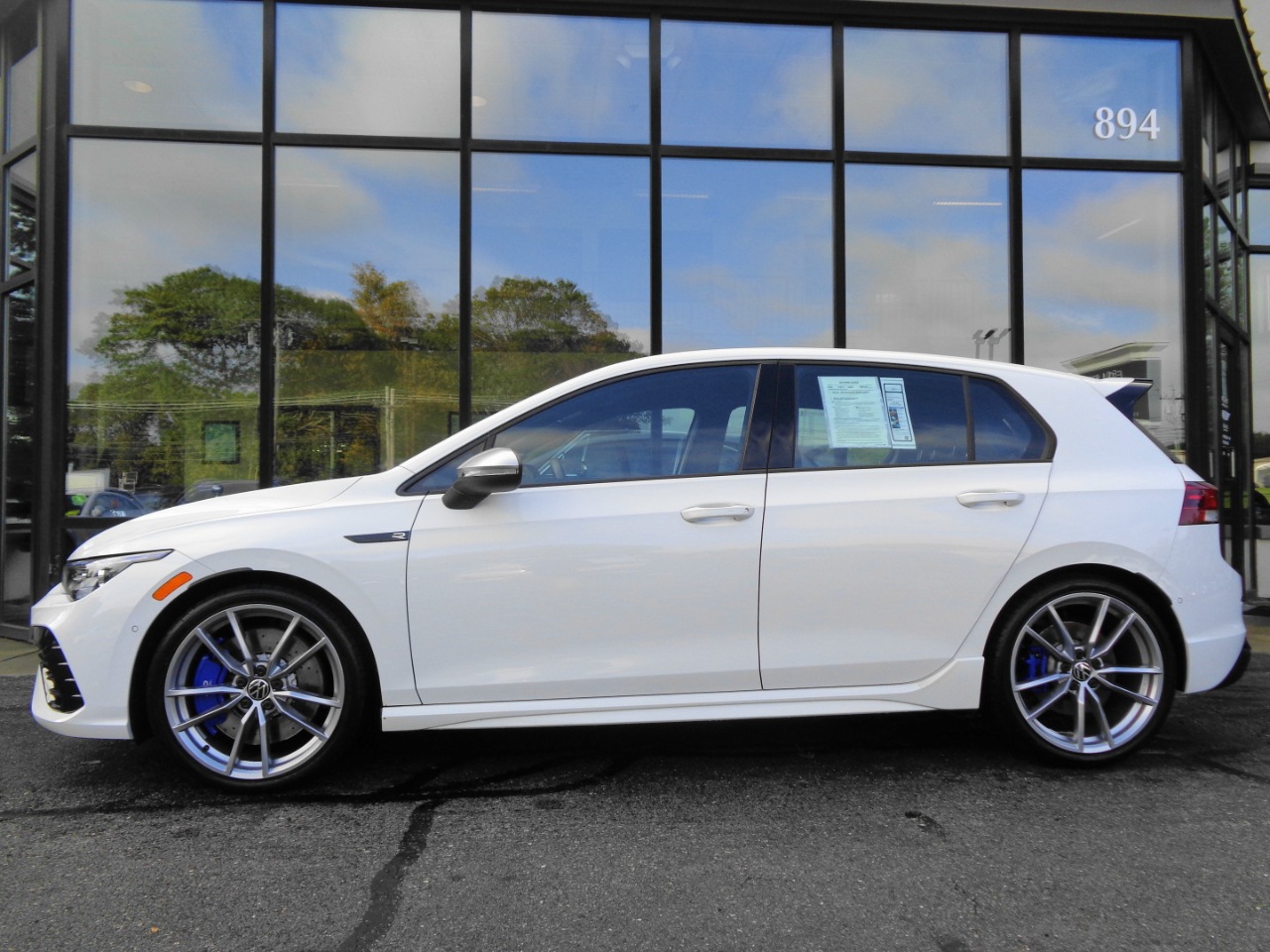 2024 Volkswagen Golf R 4Motion photo 8