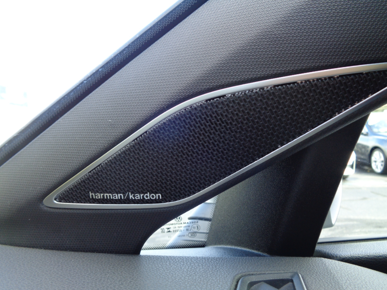 2024 Volkswagen Golf R 4Motion photo 15