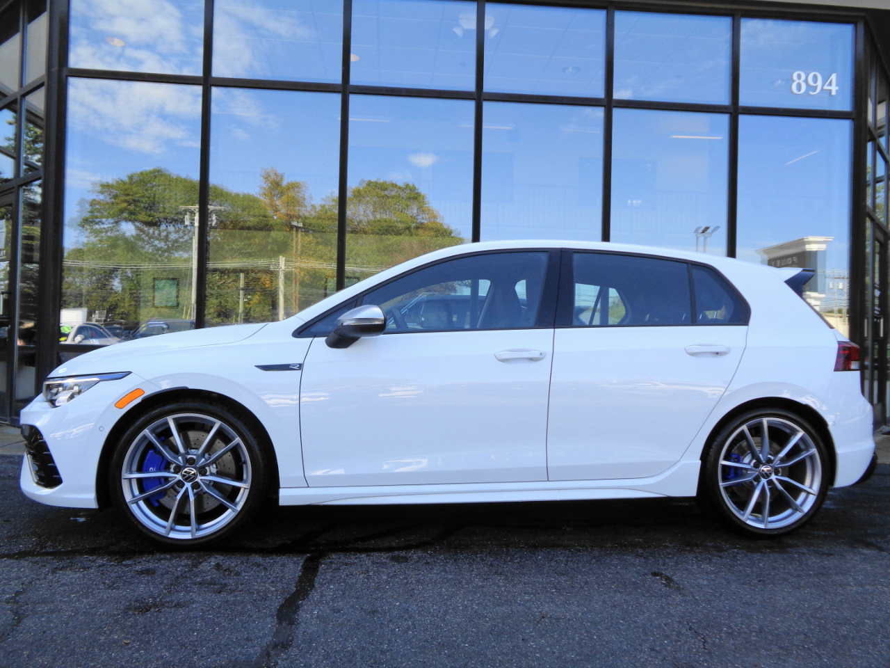 2024 Volkswagen Golf R 4Motion photo 8
