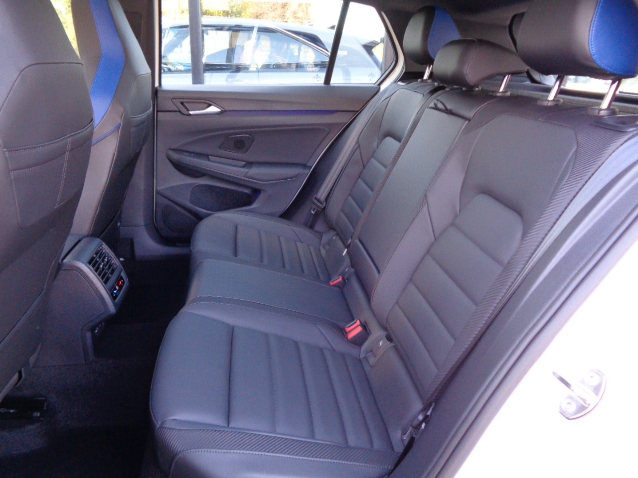 2024 Volkswagen Golf R 4Motion photo 17