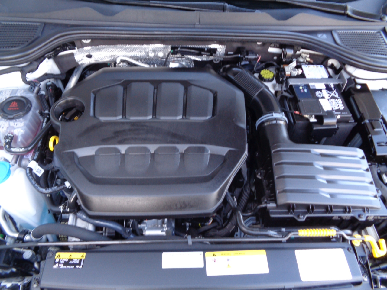 2024 Volkswagen Golf R 4Motion photo 20