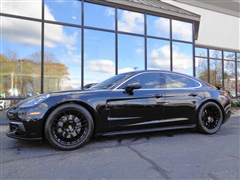 2018 Porsche Panamera 